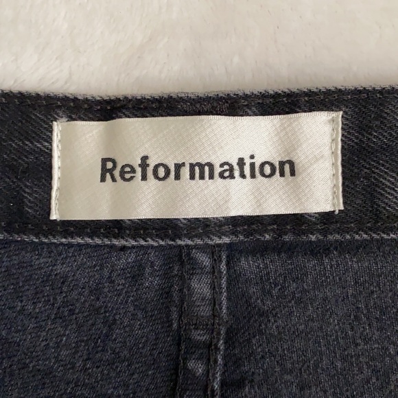 Reformation | High Rise Button Fly Raw Hem Denim Jean Shorts LY864 Black/Gray 24 - Picture 8 of 13